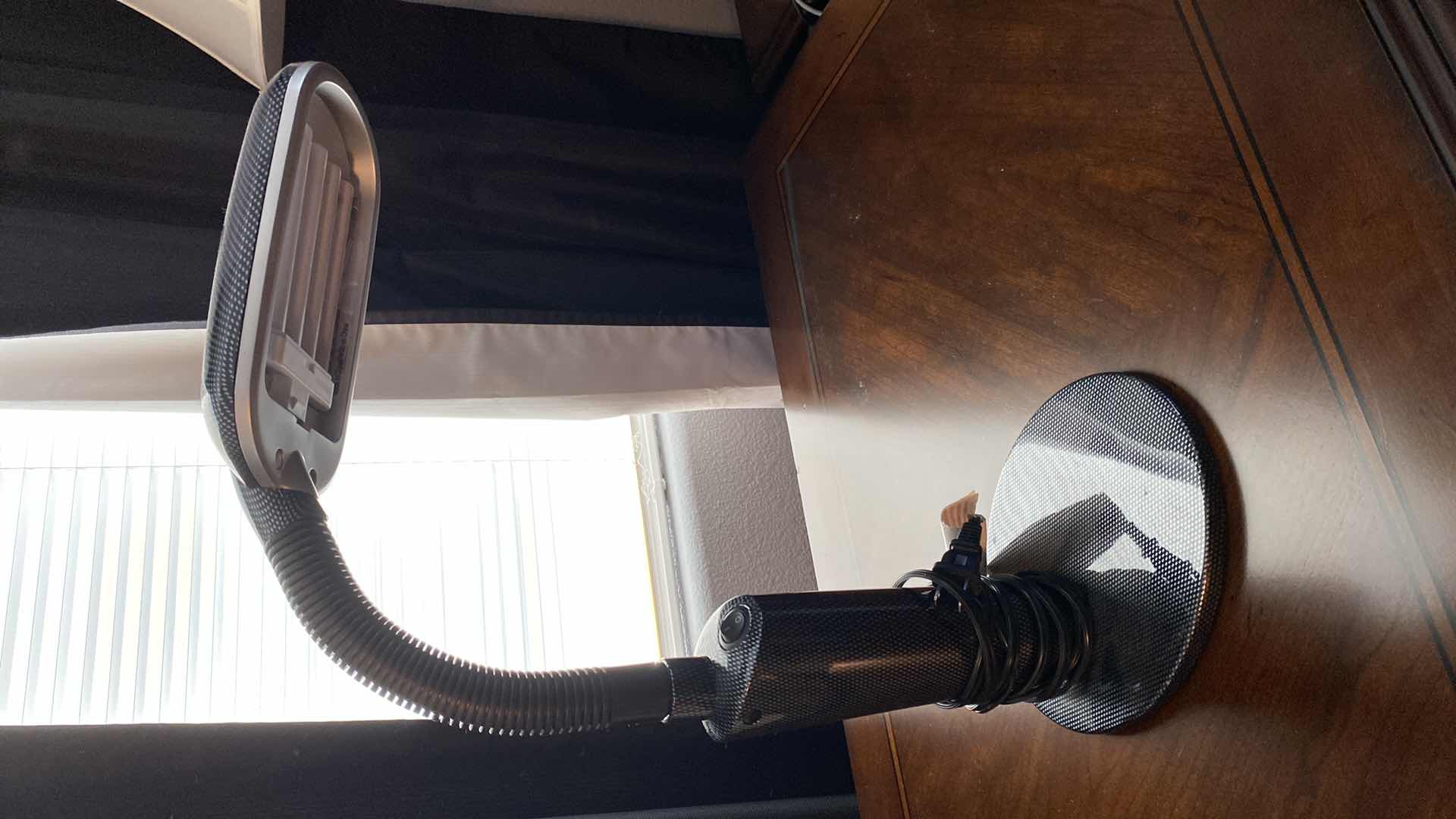 Photo 1 of DESK LAMP H18”