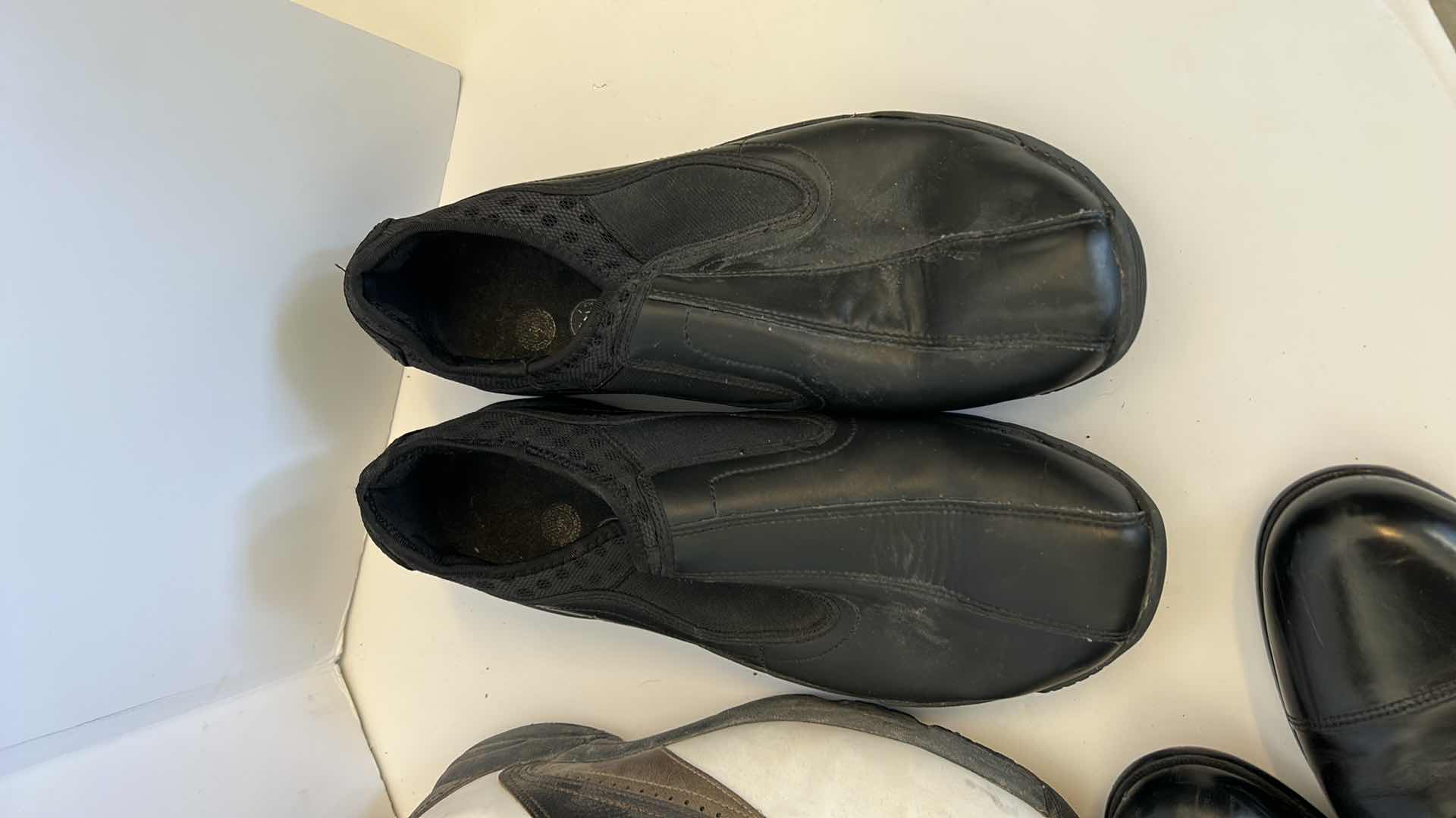 Photo 1 of FIVE PAIRS OF MENS SHOES SIZE 11 AND TWO BELTS