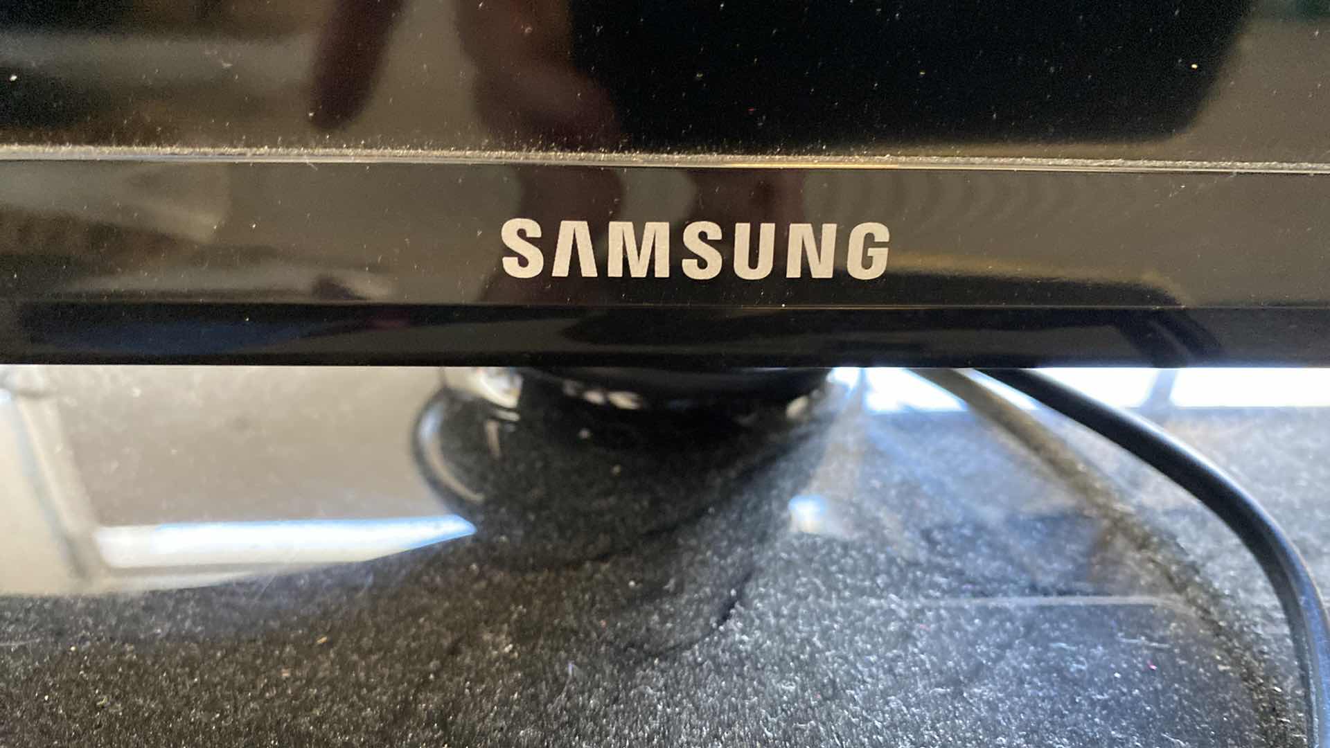 Photo 1 of SAMSUNG 40” TV MISSING REMOTE