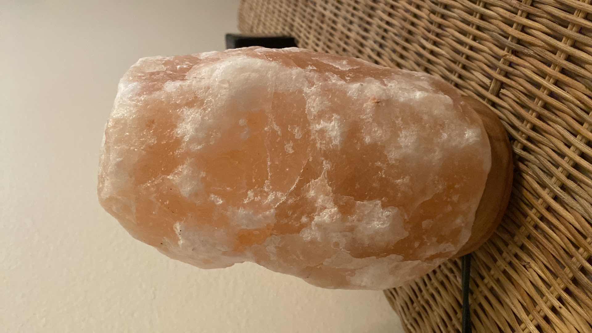 Photo 1 of PINK HIMALAYAN SALT LAMP H8.5”