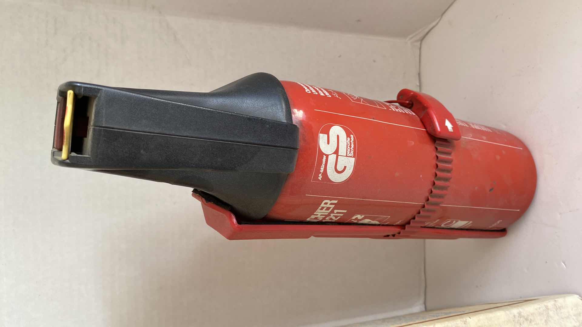 Photo 1 of AIRLESS SPRAYER ROTO STRIPPER AND FIRE EXTINGUISHER