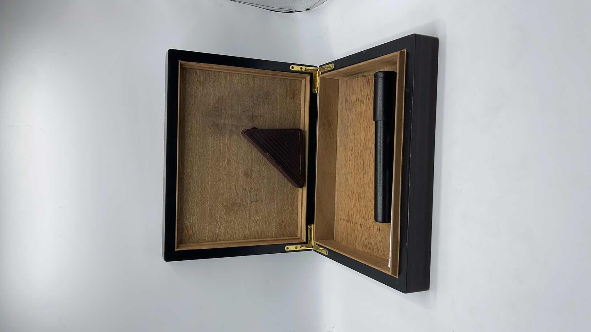 Photo 1 of VINTAGE LACQUERED WOODEN CIGAR HUMIDOR 125th ANNIVERSARY ROMEO AND JULIET 12” X 10” H 2.5”