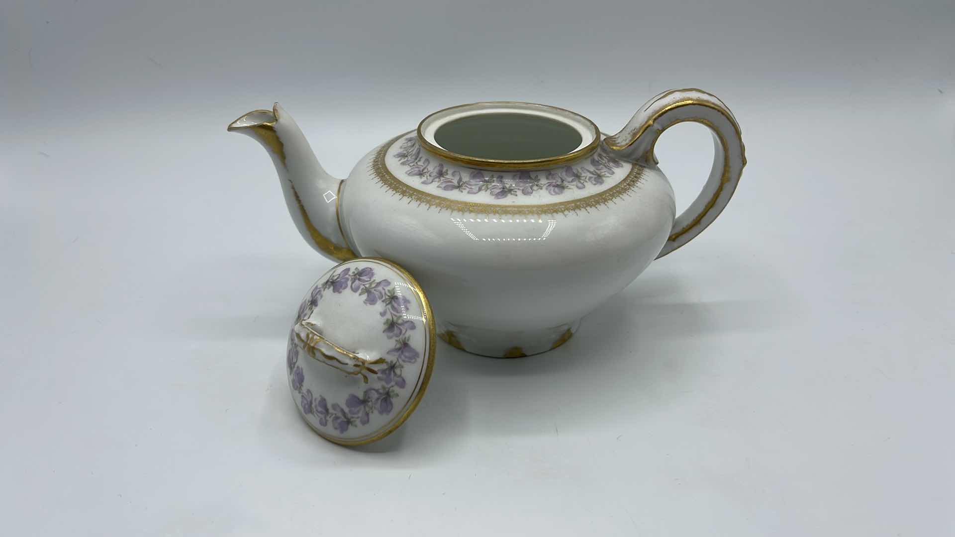 Photo 1 of VINTAGE GDA FRANCE PORCELAIN TEAPOT