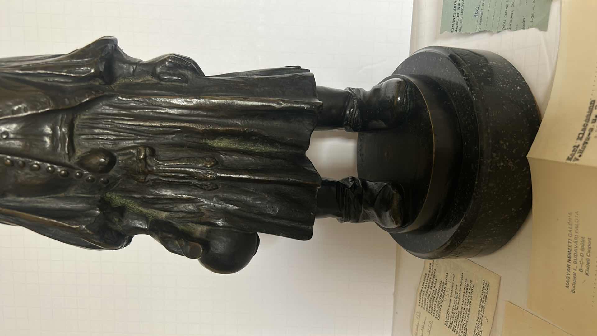 Photo 1 of RARE ANTIQUE BRONZE SCULPTURE BY ARTIST LASZLO JANOS BESZEDES 1872-1922 (COMES WITH ALL PAPERWORK) H17”