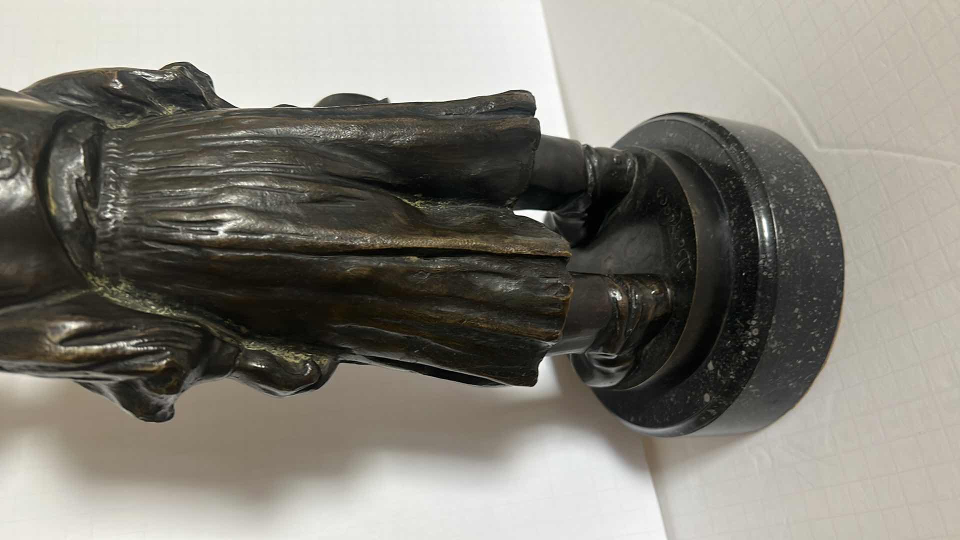 Photo 1 of RARE ANTIQUE BRONZE SCULPTURE BY ARTIST LASZLO JANOS BESZEDES 1872-1922 (COMES WITH ALL PAPERWORK) H17”