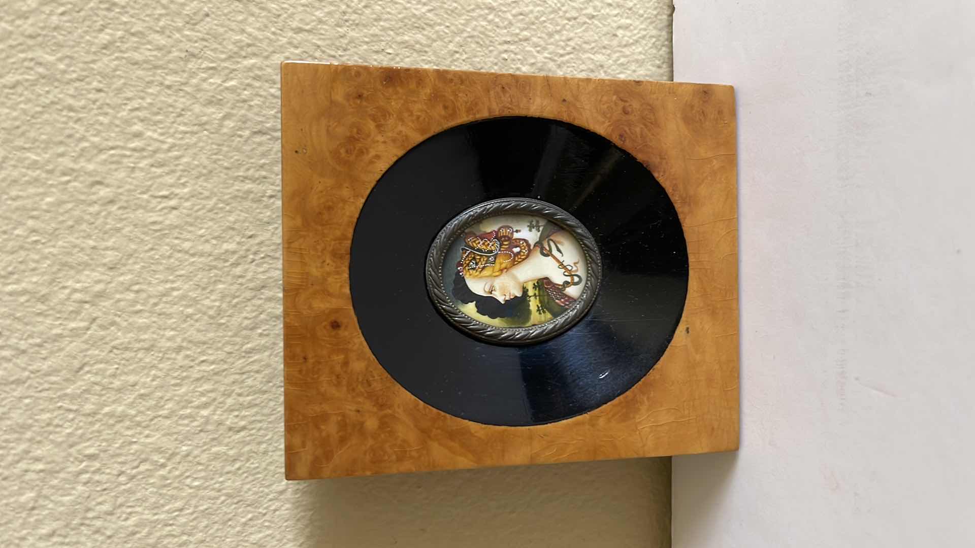 Photo 1 of VINTAGE HANDPAINTED BROOCH/PENDANT IN FRAME 4” X 5”