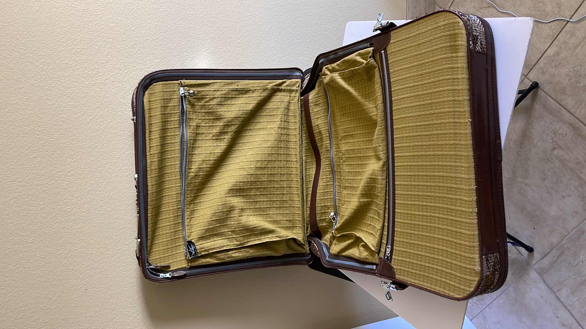 Photo 1 of VINTAGE VENTURA CARPETBAG SUITCASE