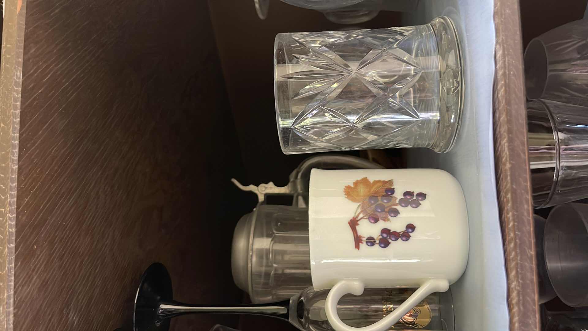 Photo 1 of CONTENTS OF CUPBOARD, GLASSWARE