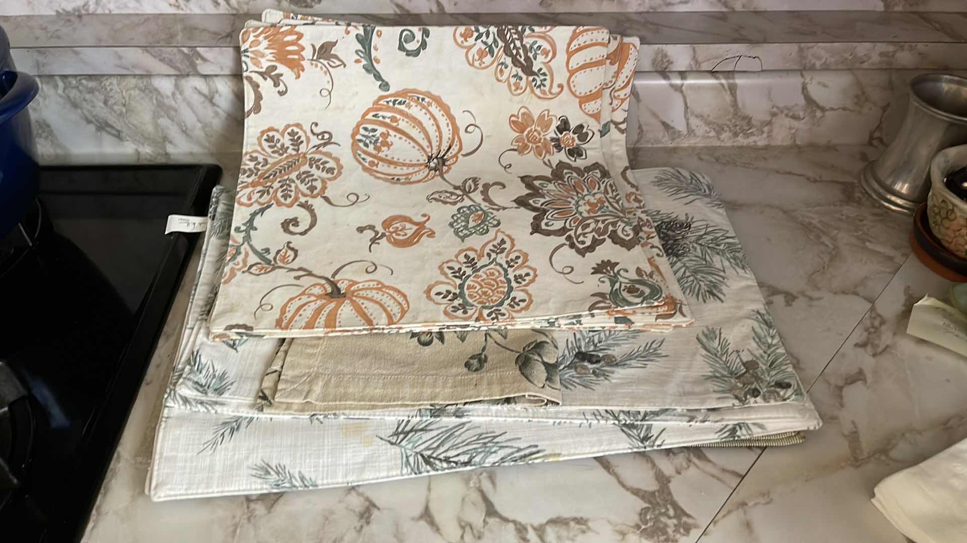 Photo 1 of CLOTH PLACEMATS