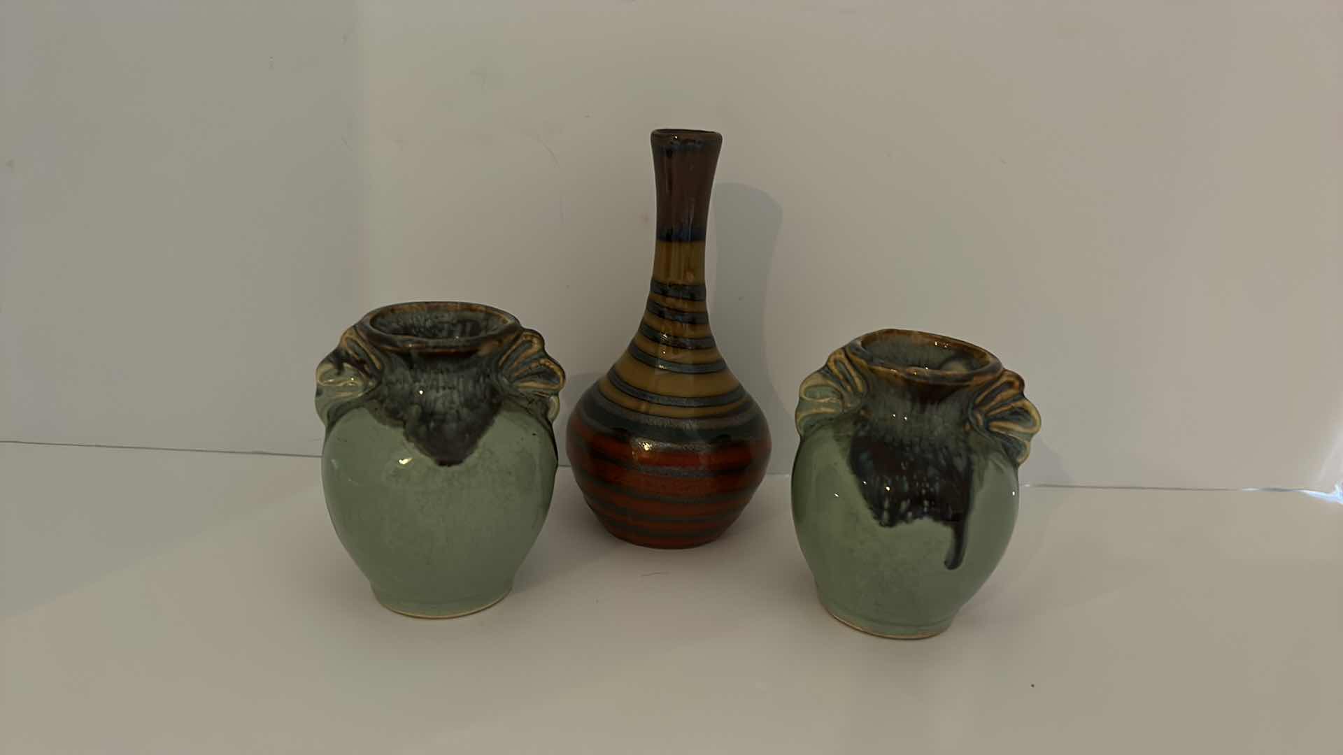 Photo 1 of VINTAGE GLAZED POTTERY MINI VASES TALLEST HAND PAINTED H 5”
