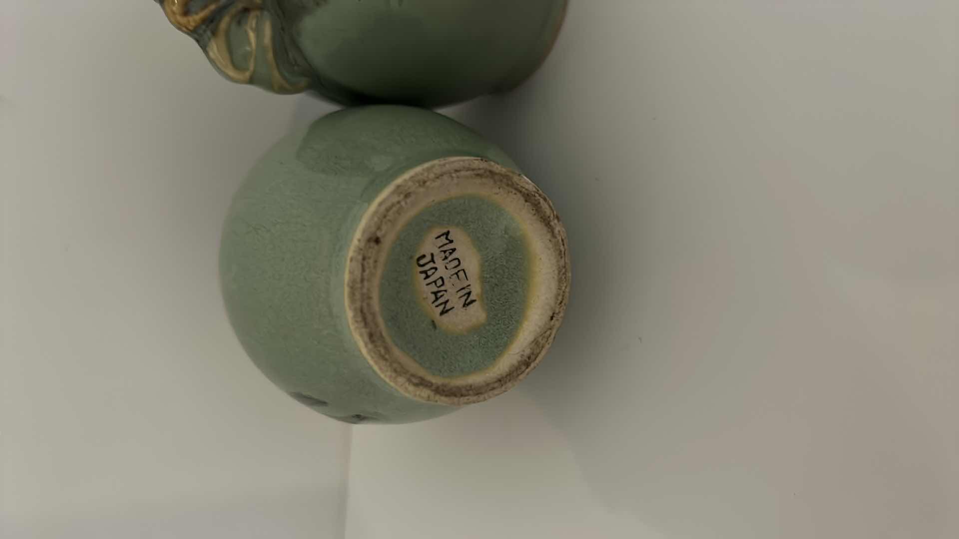 Photo 1 of VINTAGE GLAZED POTTERY MINI VASES TALLEST HAND PAINTED H 5”