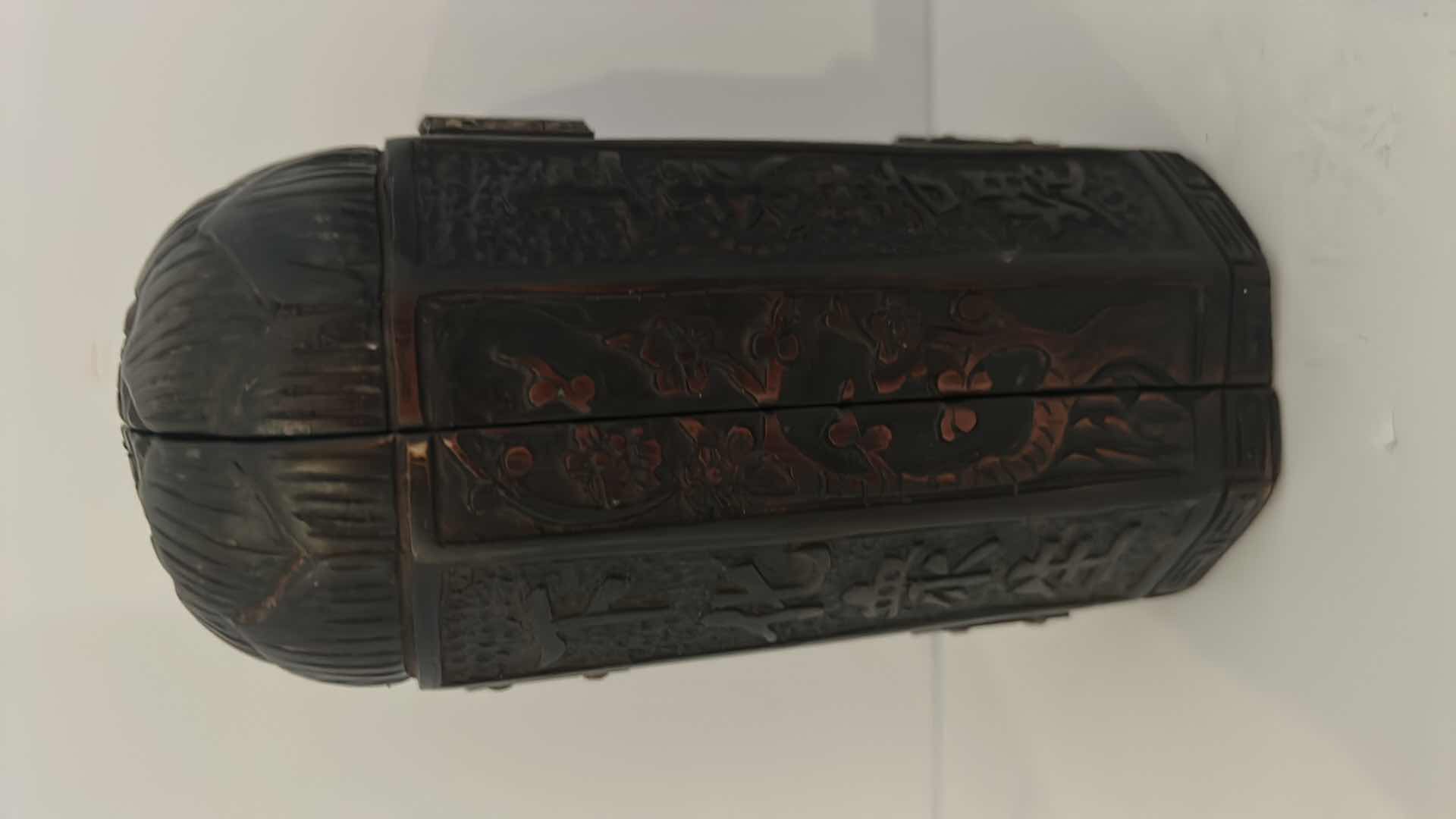 Photo 1 of RARE VINTAGE BUDDHA TRIPTYCH PORTABLE SHRINE/ALTAR H7” AND VASE FROM ITALIAN IMPORTS