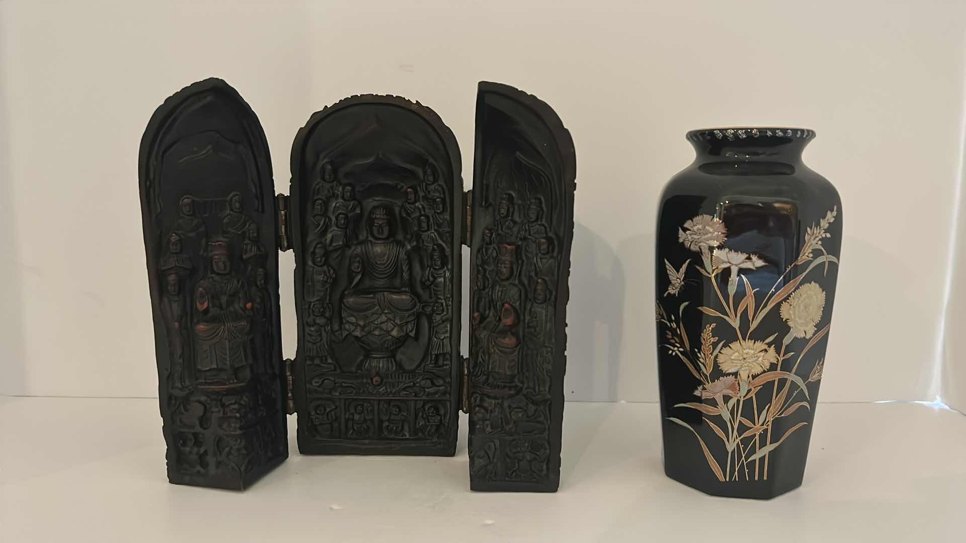 Photo 1 of RARE VINTAGE BUDDHA TRIPTYCH PORTABLE SHRINE/ALTAR H7” AND VASE FROM ITALIAN IMPORTS