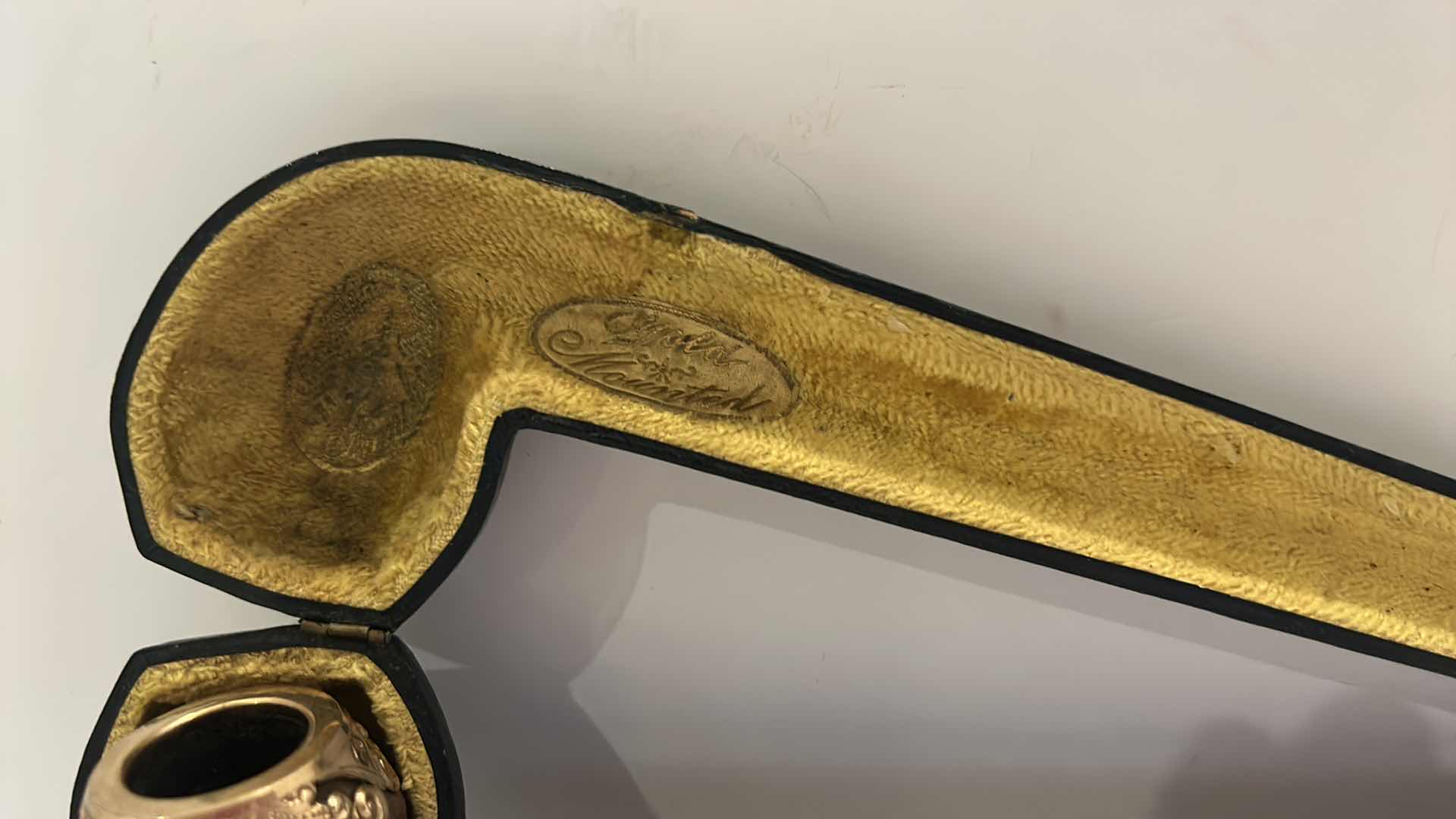 Photo 1 of VINTAGE FRENCH TOBACCO PIPE W/ CASE
(AMBER AND BURL PIPE WITH GOLD)