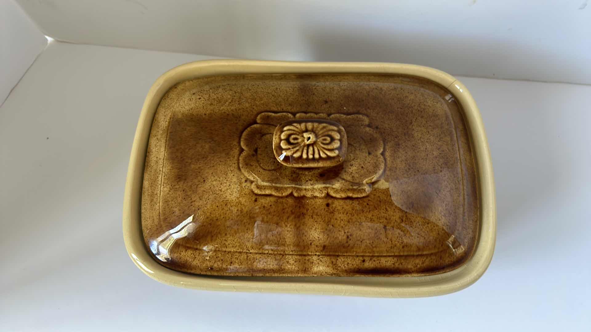 Photo 1 of VINTAGE LIDDED GLAZED POTTERY BY G. GREEN ENGLAND 9” x 6”