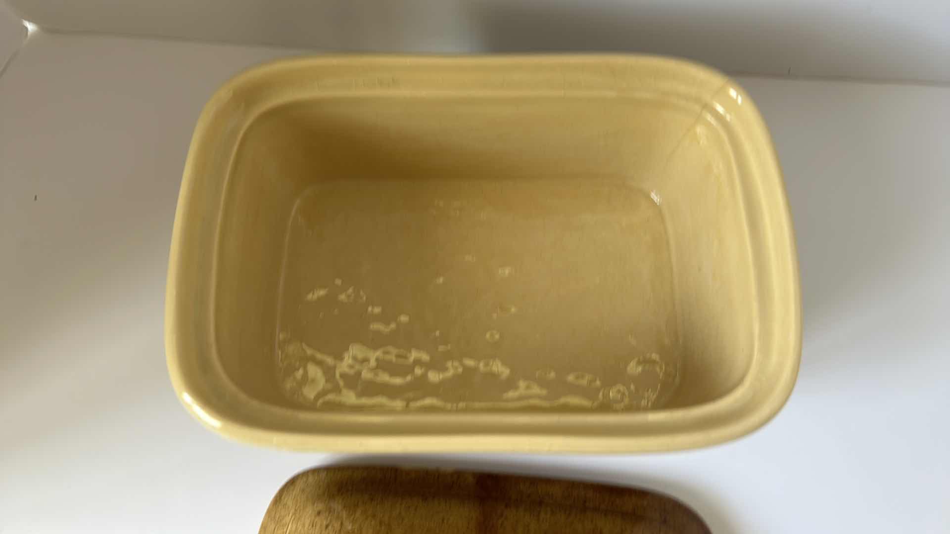 Photo 1 of VINTAGE LIDDED GLAZED POTTERY BY G. GREEN ENGLAND 9” x 6”