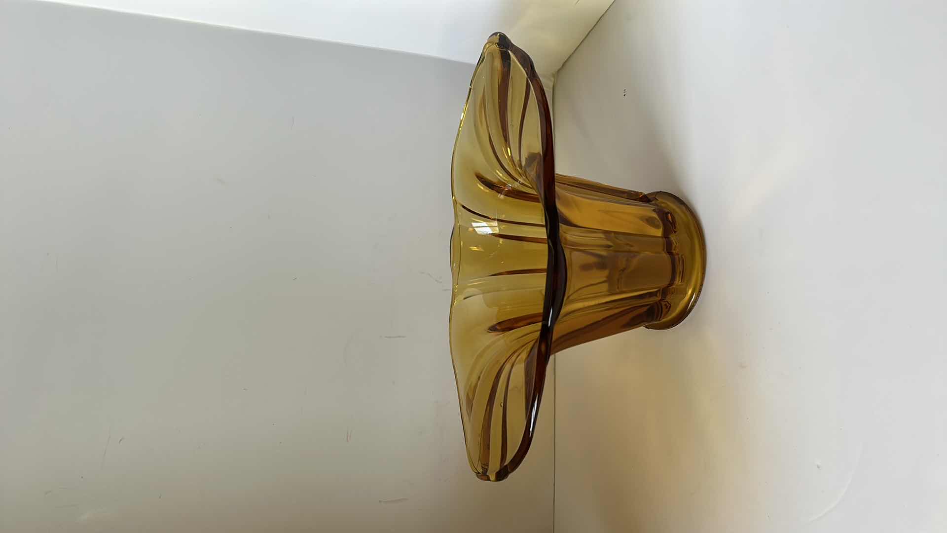 Photo 1 of 2 AMBER GLASS BOWLS H6”