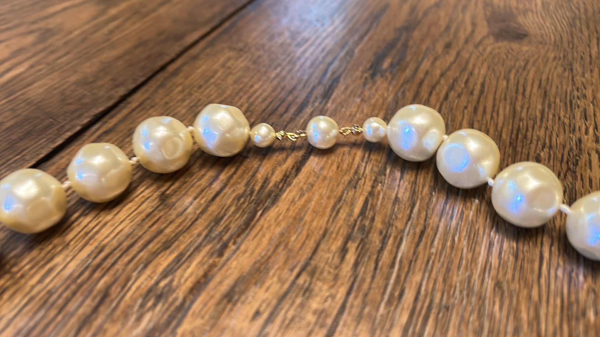 Photo 1 of COSTUME JEWELRY PEARL NECKLACE