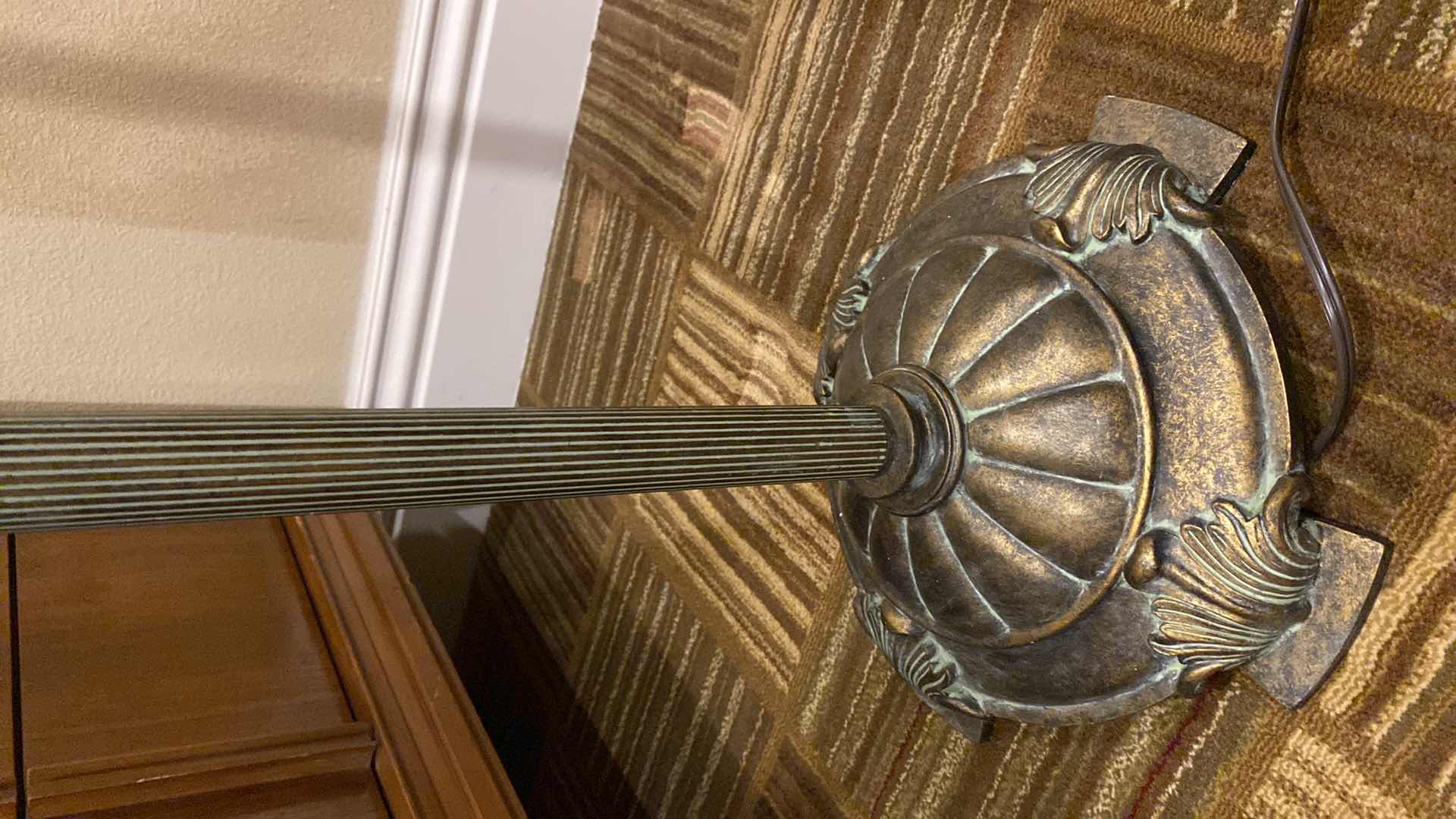 Photo 1 of QUOIZEL VINTAGE TORCHIERE WITH FROSTED GLASS TOP H70”