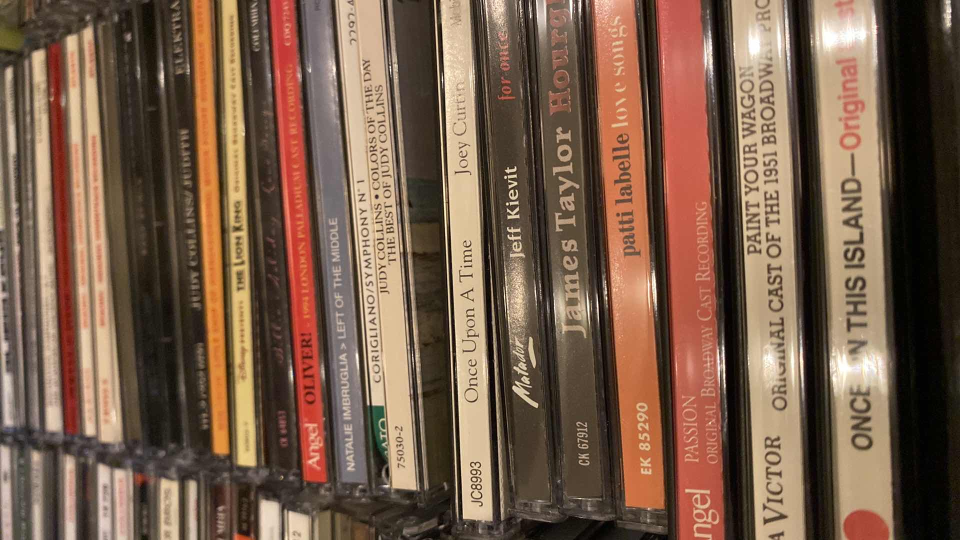 Photo 1 of CD ASSORTMENT VARIOUS GENRES AND ARTISTS