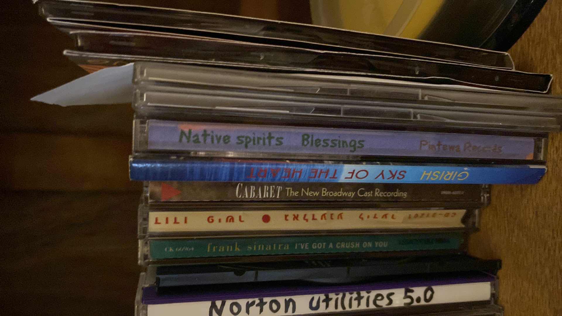 Photo 1 of CD ASSORTED VARIOUS ARTISTS