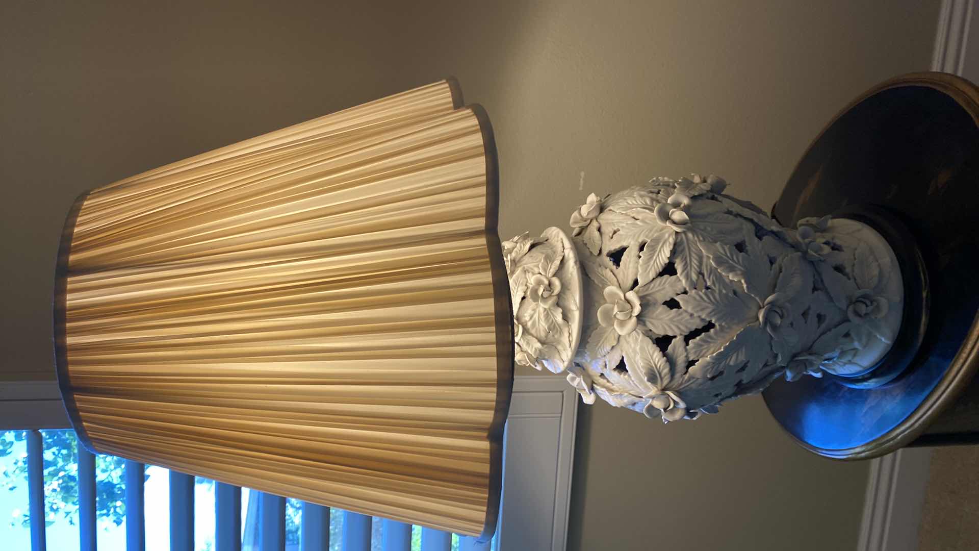 Photo 1 of IVORY ROSE CUT CERAMIC LAMP H36”