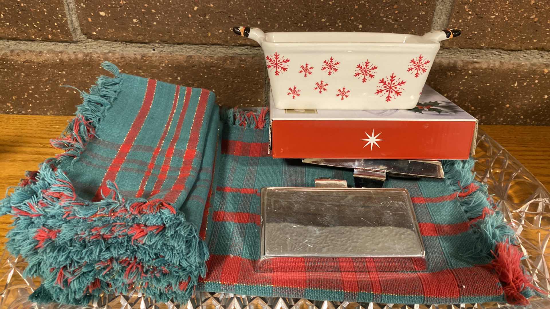 Photo 1 of HOLIDAY ASSORTMENT CENTERPIECE TINS PLACEMATS NAPKINS PLASTIC PLATER