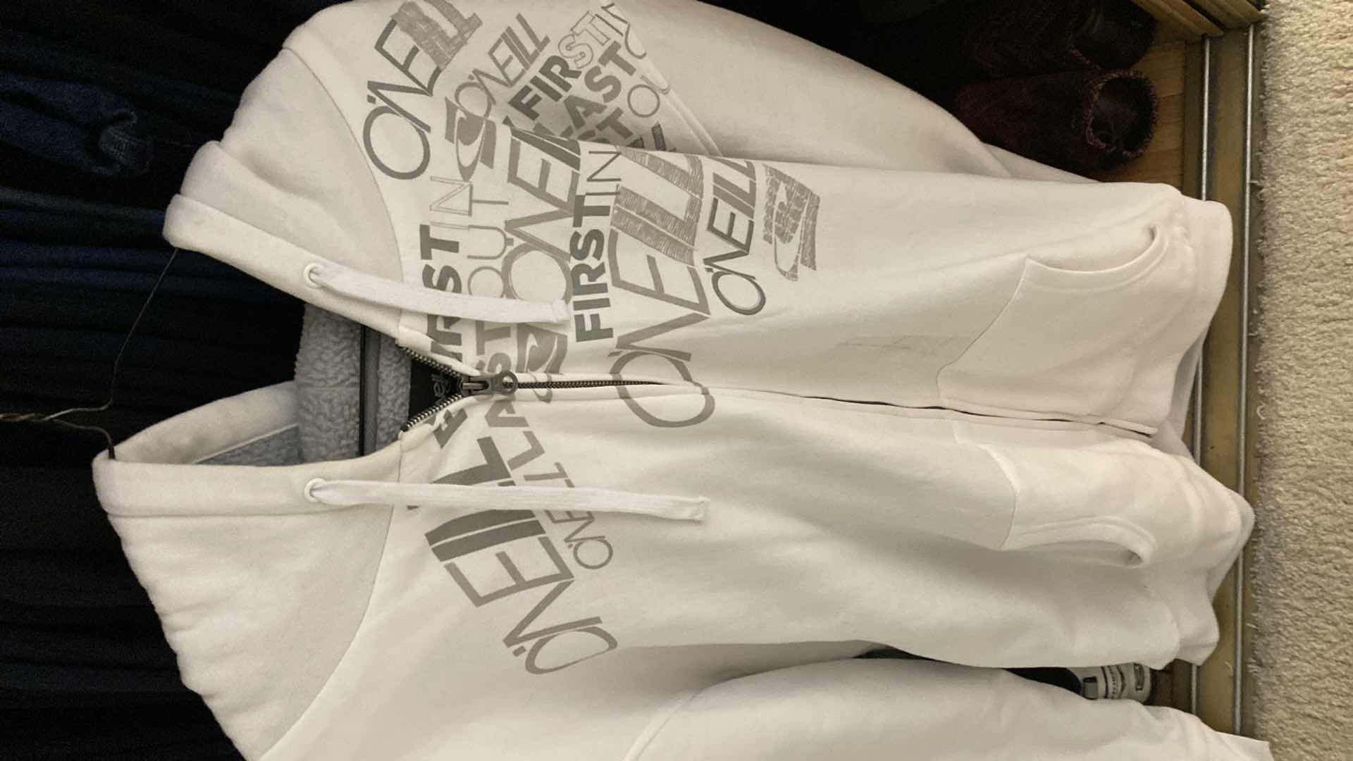 Photo 1 of LEFT TOP SIDE CLOSET MENS SWEAT SHIRTS SIZE XXL