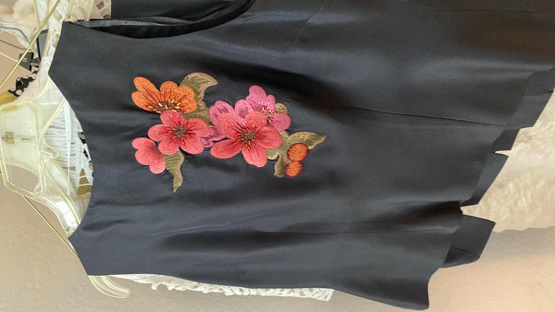 Photo 1 of 7 WOMENS CLOTHING SIZES 6, 8 AND MEDIUM