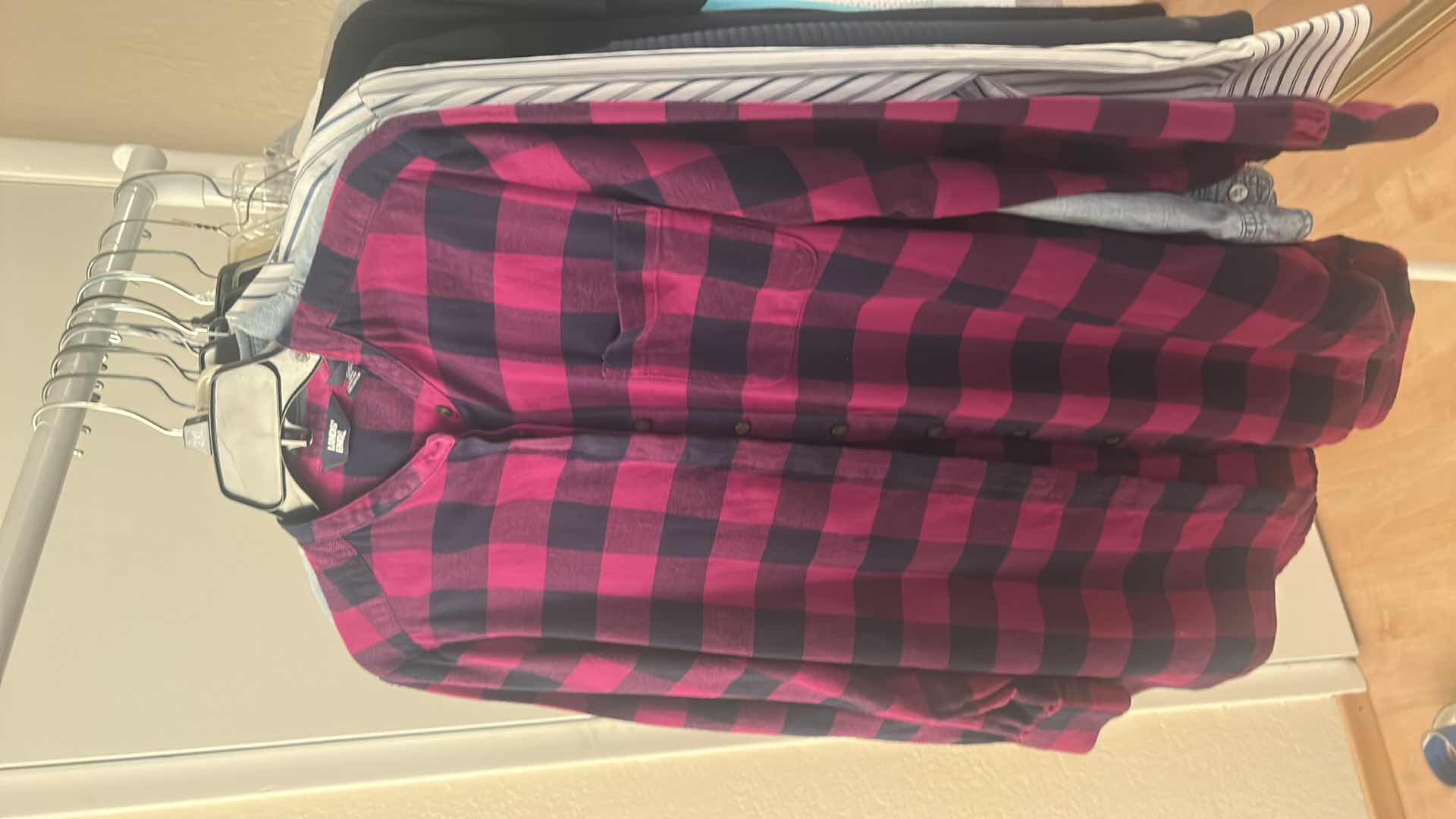 Photo 1 of 15 PIECES WOMENSWEAR MOSTLY SIZE MED