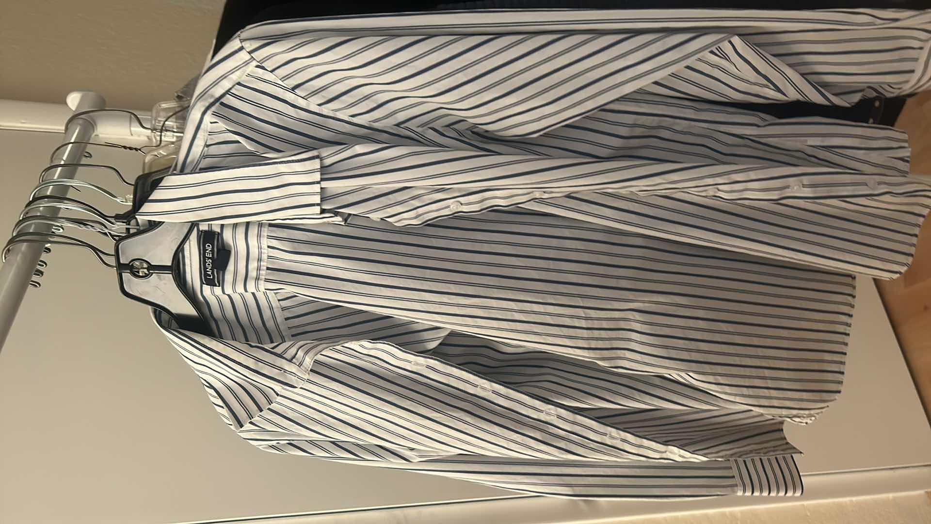 Photo 1 of 15 PIECES WOMENSWEAR MOSTLY SIZE MED