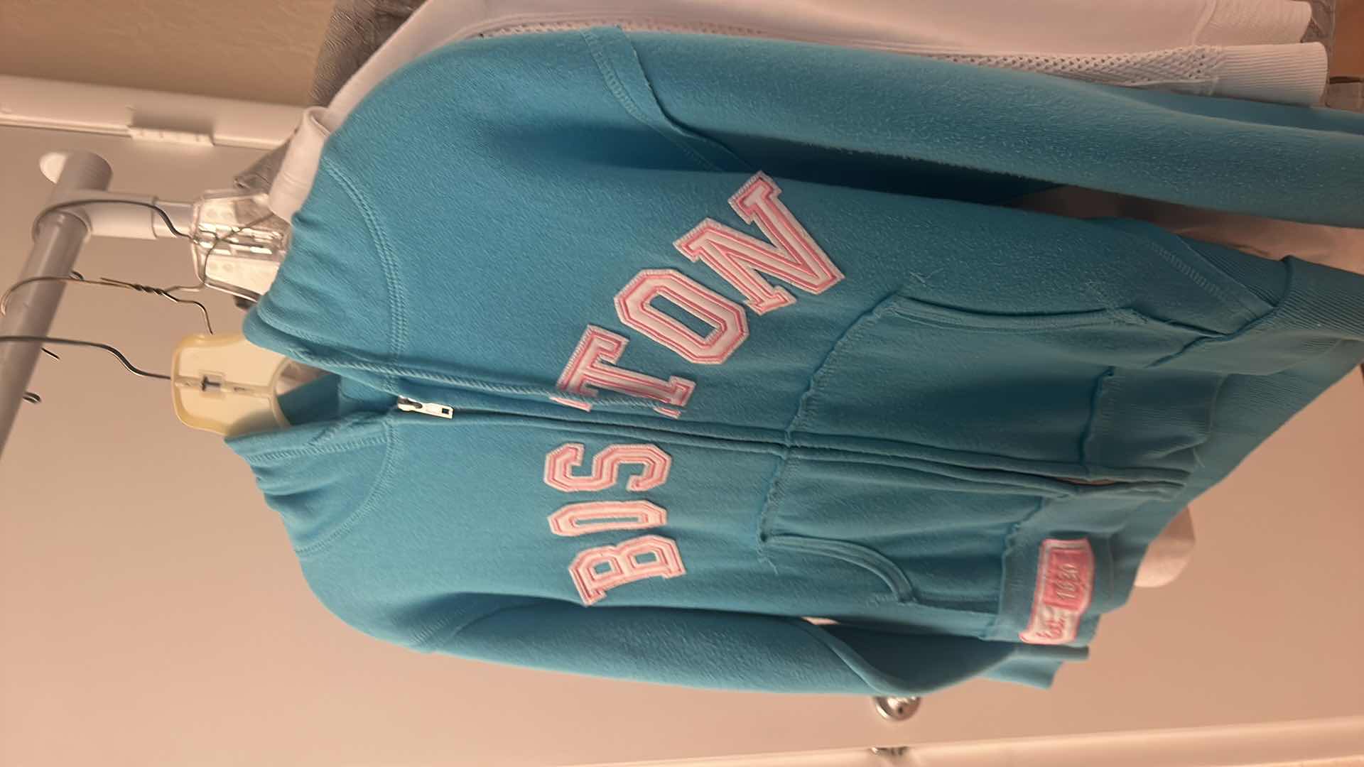 Photo 1 of 15 PIECES WOMENSWEAR MOSTLY SIZE MED