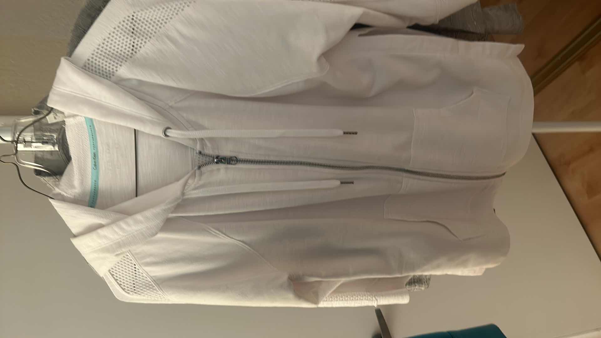 Photo 1 of 15 PIECES WOMENSWEAR MOSTLY SIZE MED