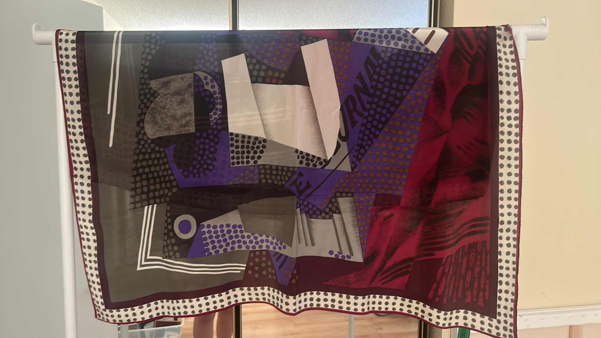 Photo 2 of 2 / SCARVES ELLEN TRACY, LILY OF ITALY