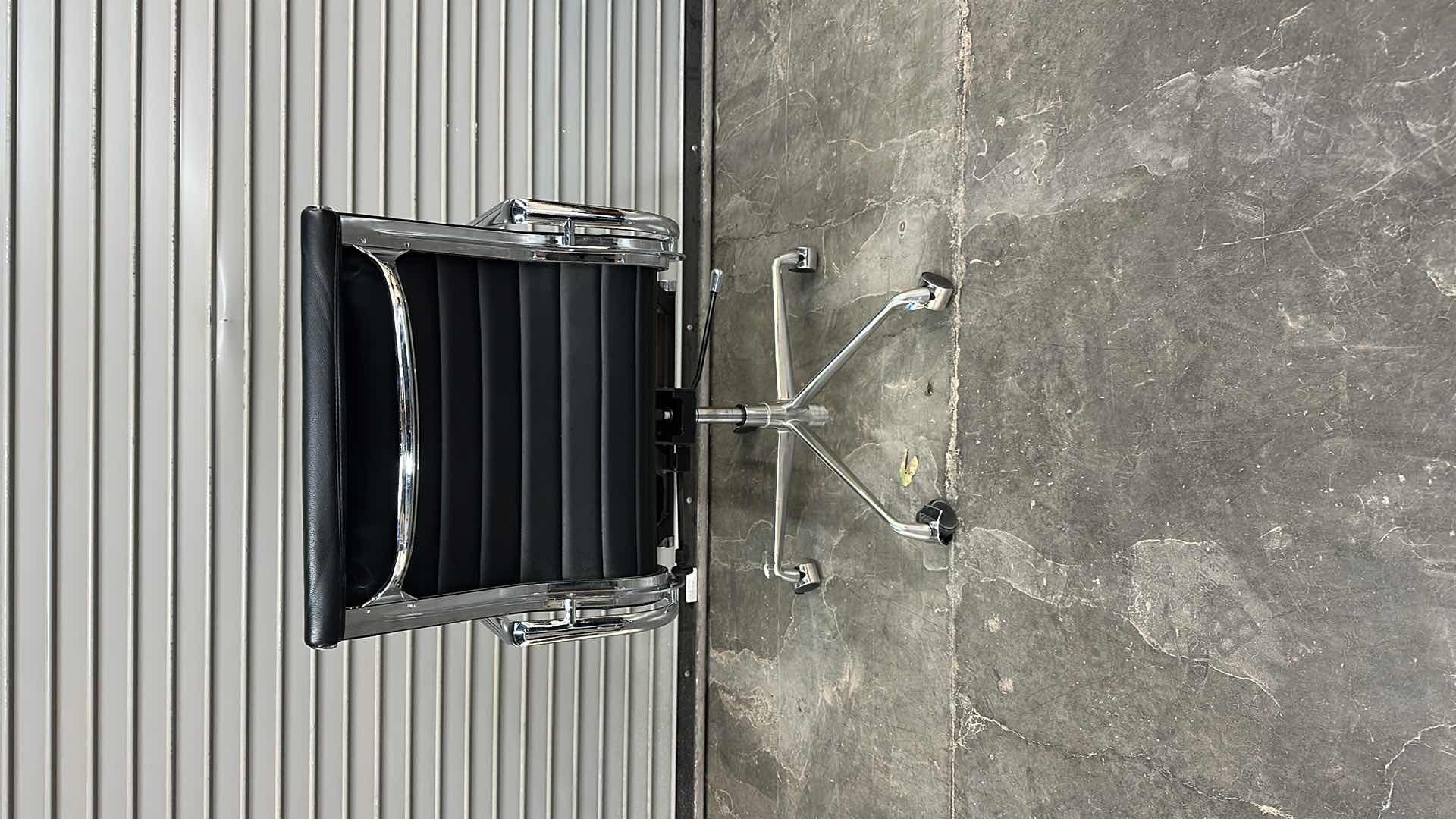 Photo 3 of EXECUTIVE LEATHER ADJUSTABLE OFFICE CHAIR