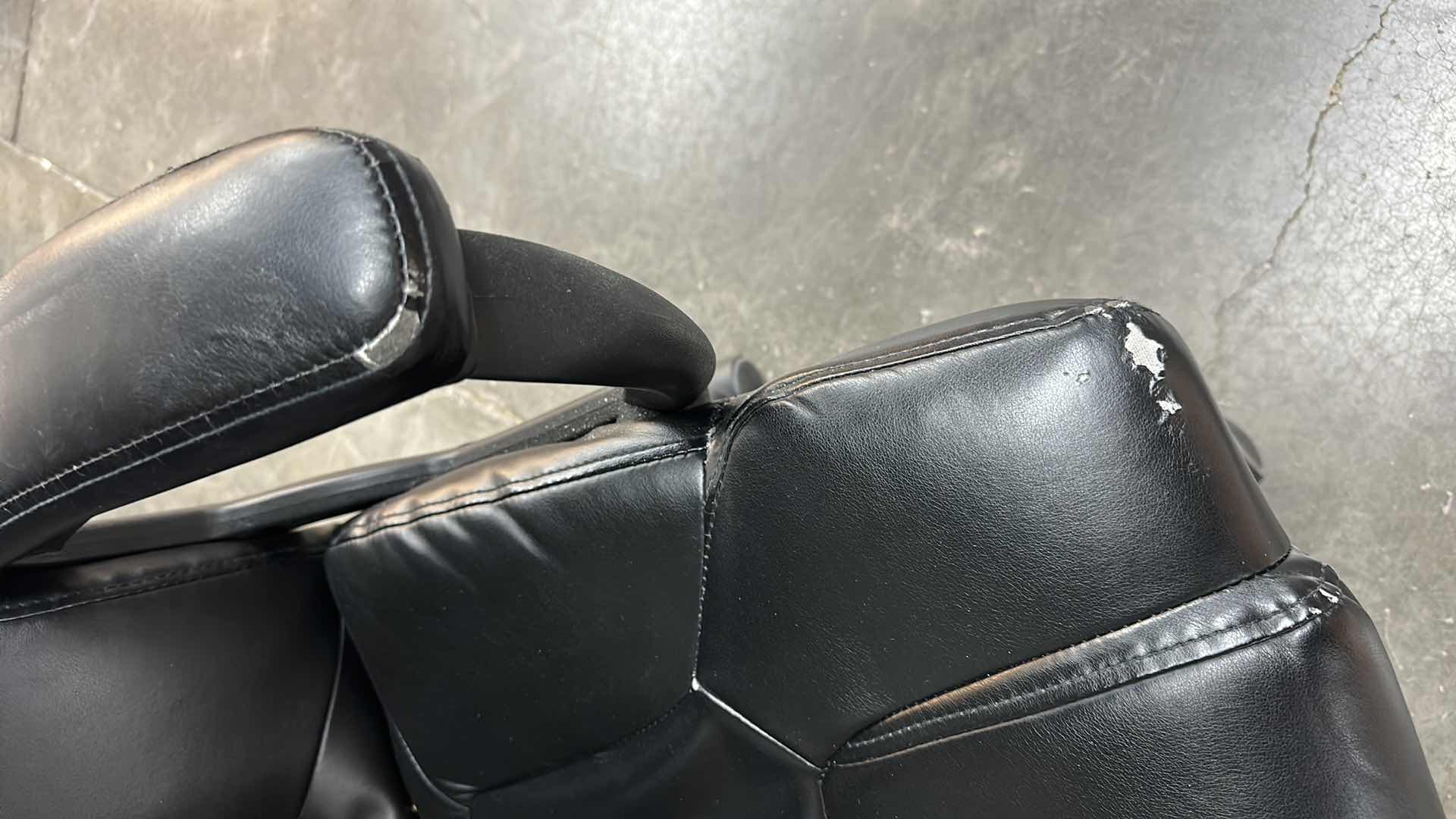 Photo 1 of EXECUTIVE HIGH BACK LEATHER ADJUSTABLE OFFICE CHAIR