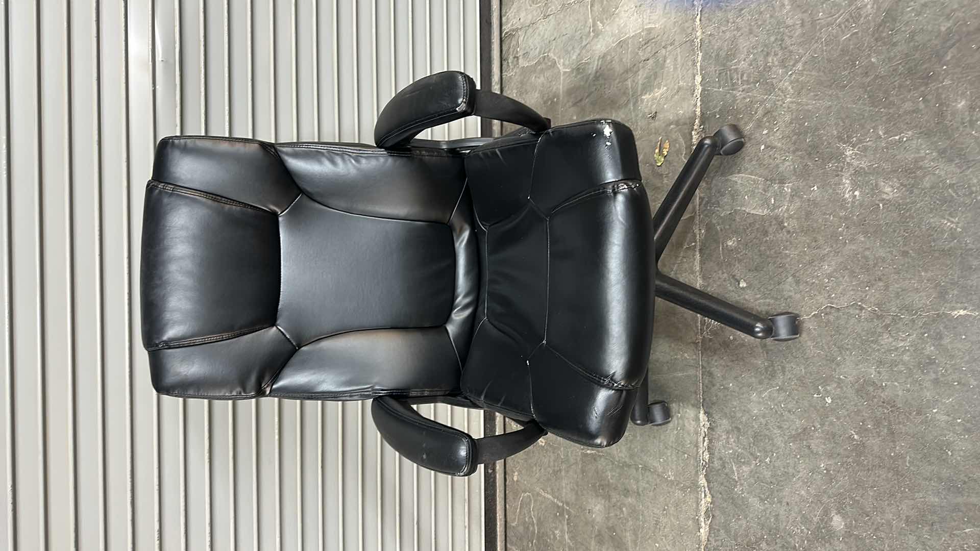 Photo 5 of EXECUTIVE HIGH BACK LEATHER ADJUSTABLE OFFICE CHAIR