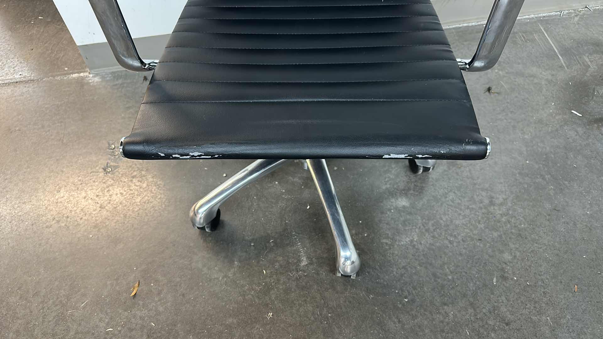 Photo 1 of EXECUTIVE LEATHER ADJUSTABLE OFFICE CHAIR