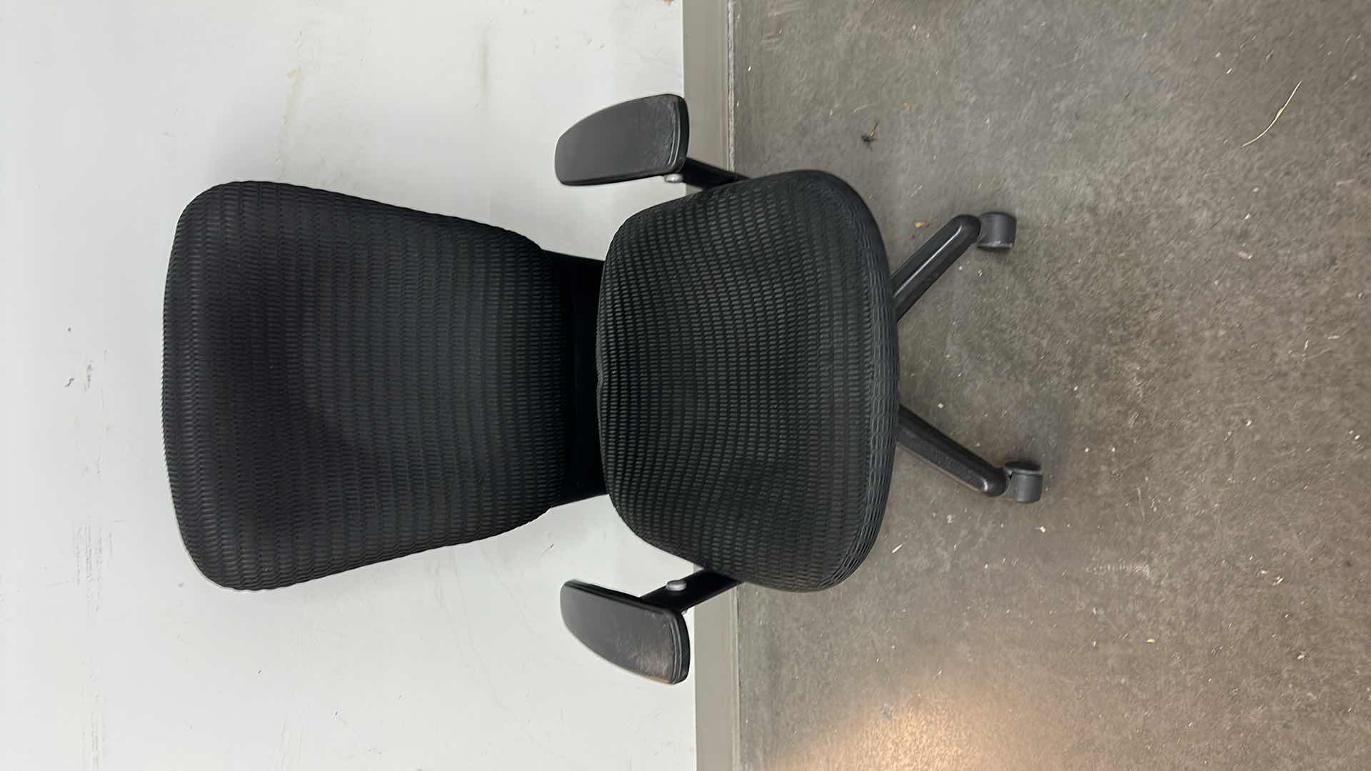 Photo 6 of EXECUTIVE ADJUSTABLE  CLOTH OFFICE CHAIR