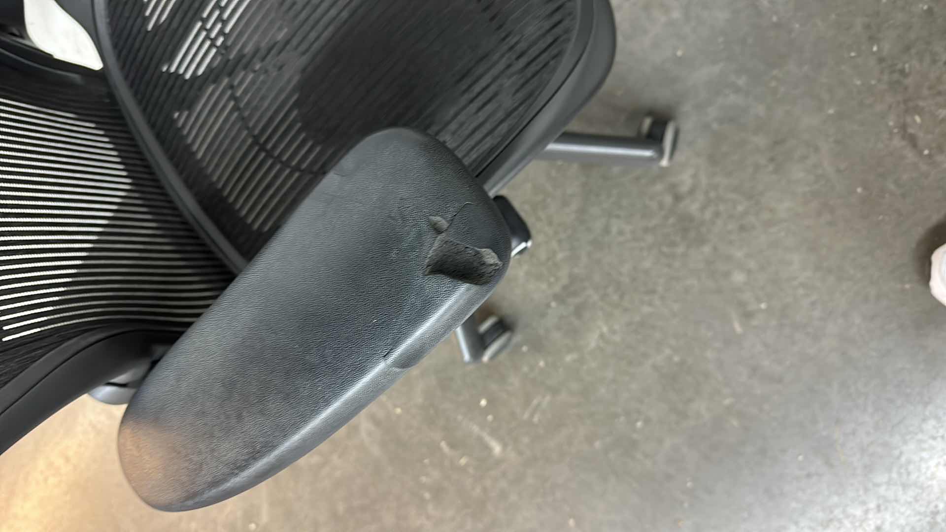 Photo 1 of EXECUTIVE HIGH BACK ADJUSTABLE OFFICE CHAIR