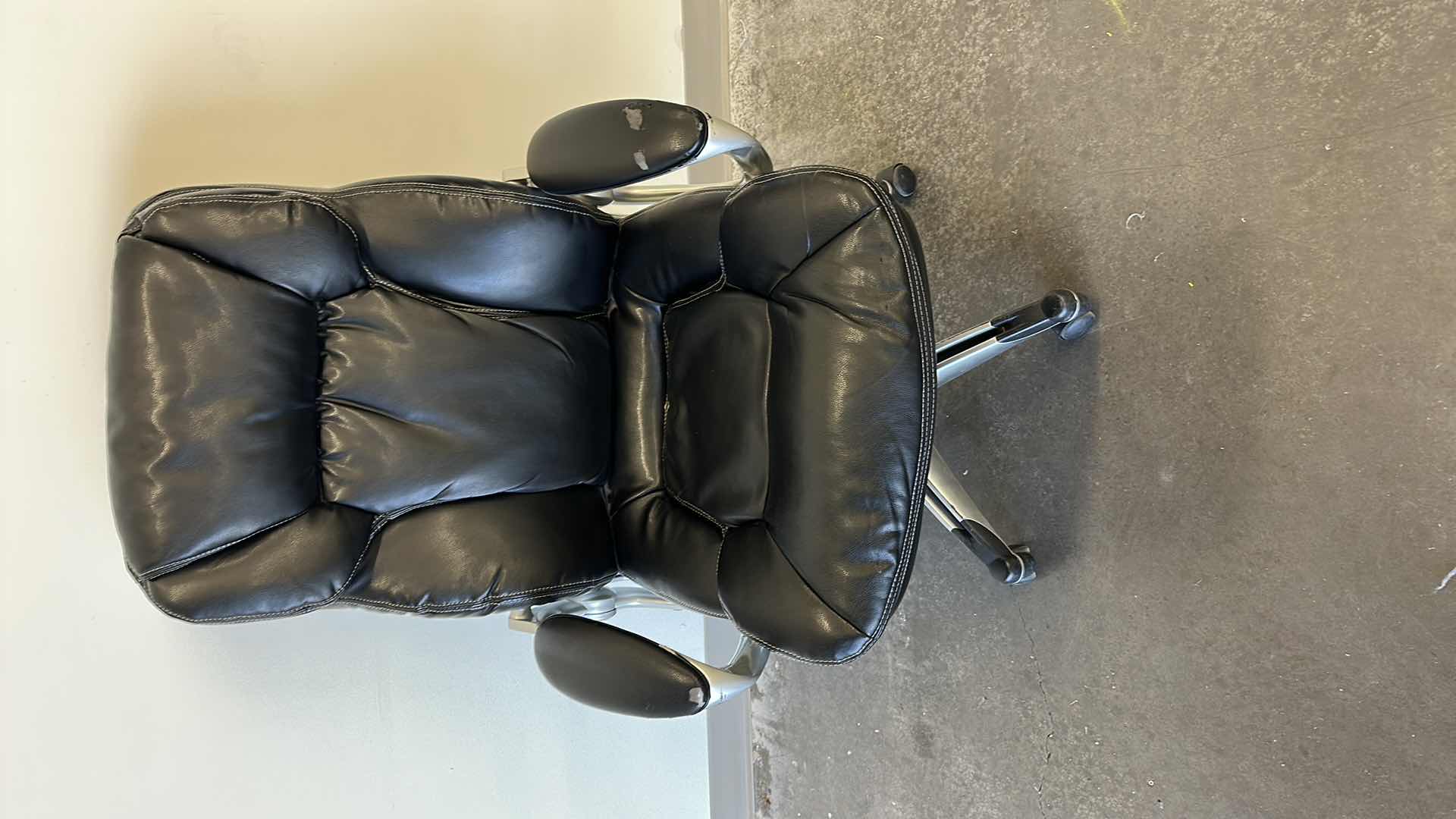 Photo 6 of EXECUTIVE BONDED LEATHER ADJUSTABLE HIGH BACK OFFICE CHAIR