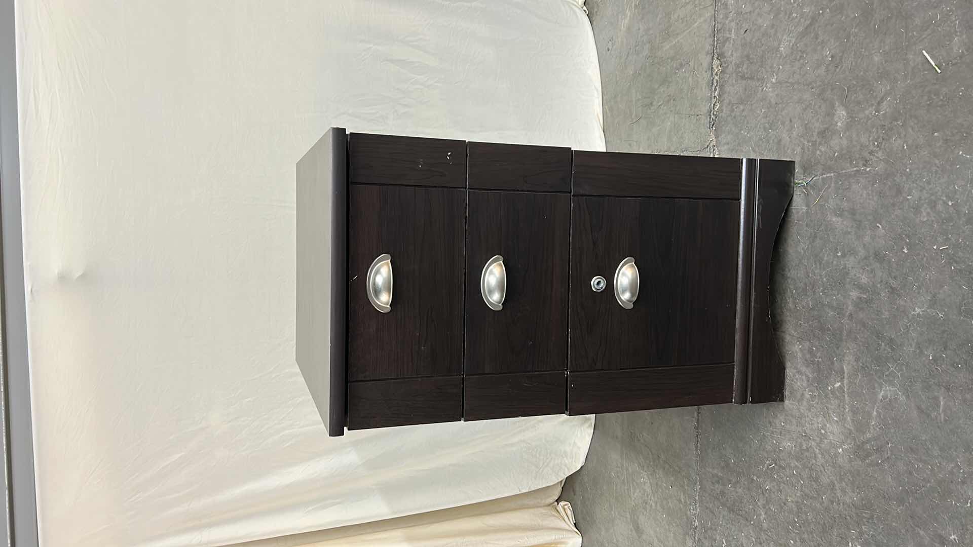 Photo 1 of FILE CABINET 15.5” x 22” x H29”