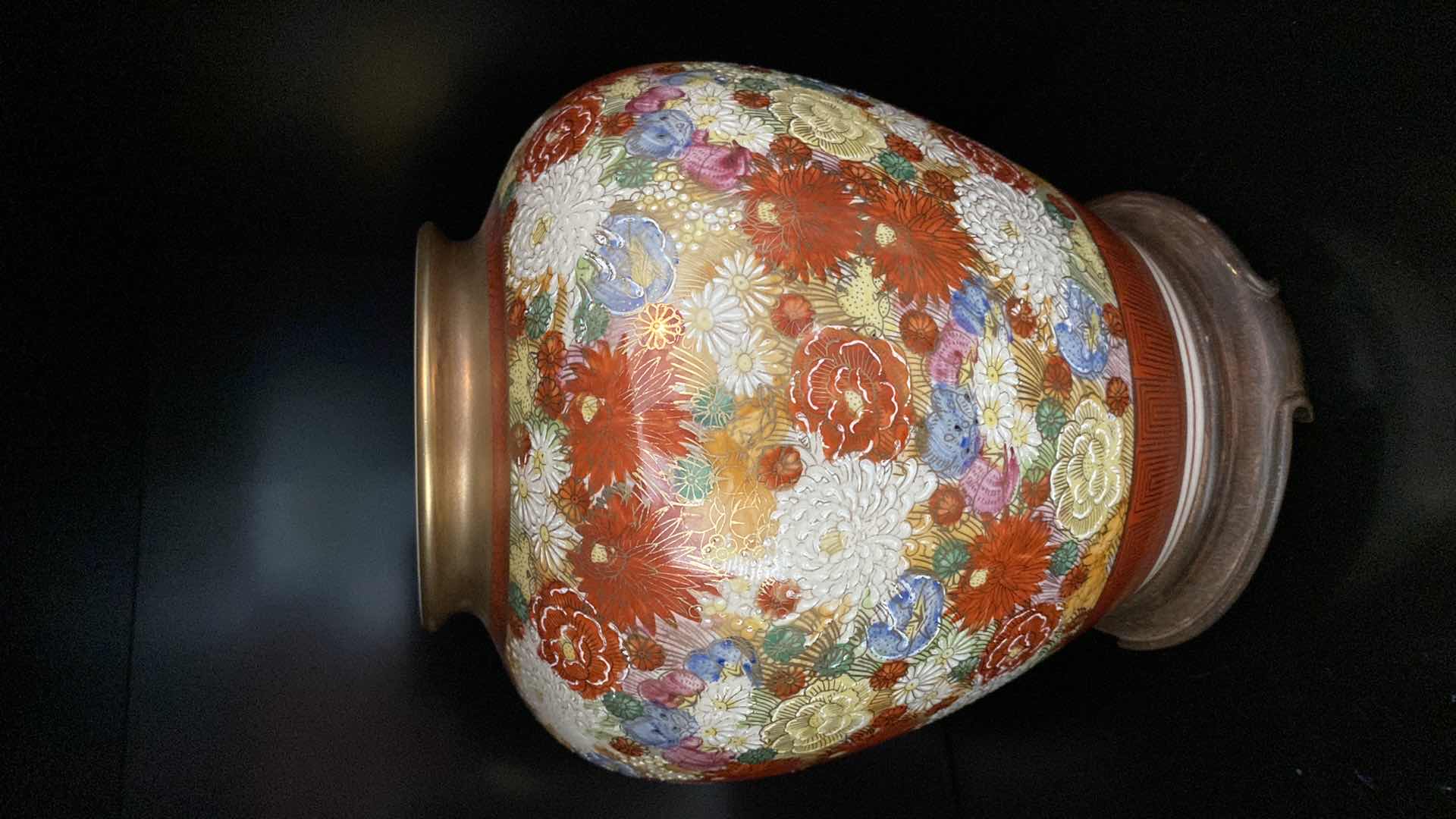 Photo 4 of FINE JAPANESE PORCELAIN VASE 8“ x 9 1/2“ INCLUDES STAND