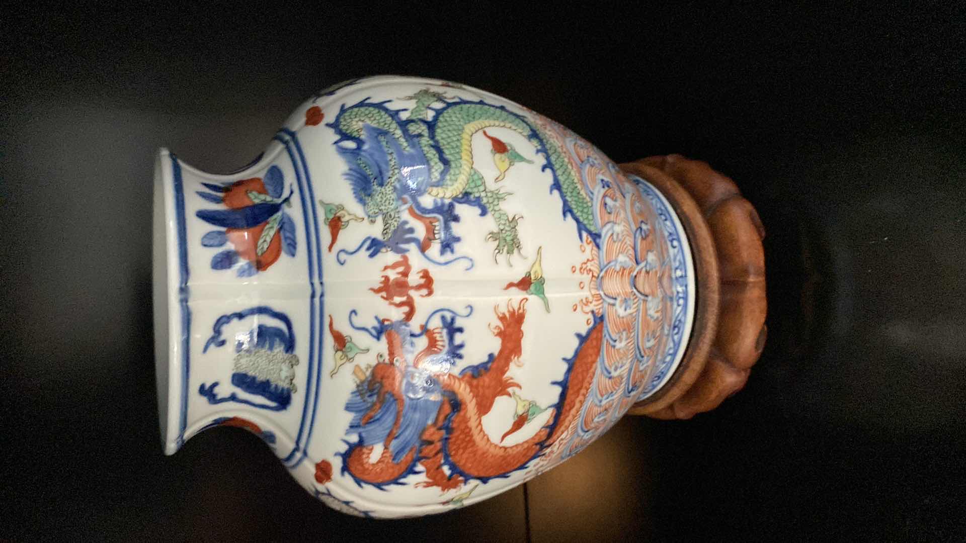 Photo 4 of VINTAGE CHINESE CERAMIC DRAGON PORCELAIN VASE 9 1/2” STAND INCLUDED