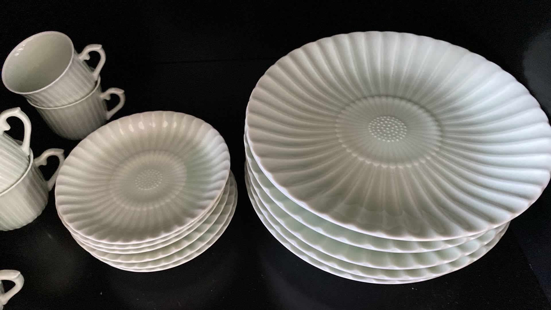 Photo 2 of 18 PIECE LUNCHEON SET LIGHT GREEN