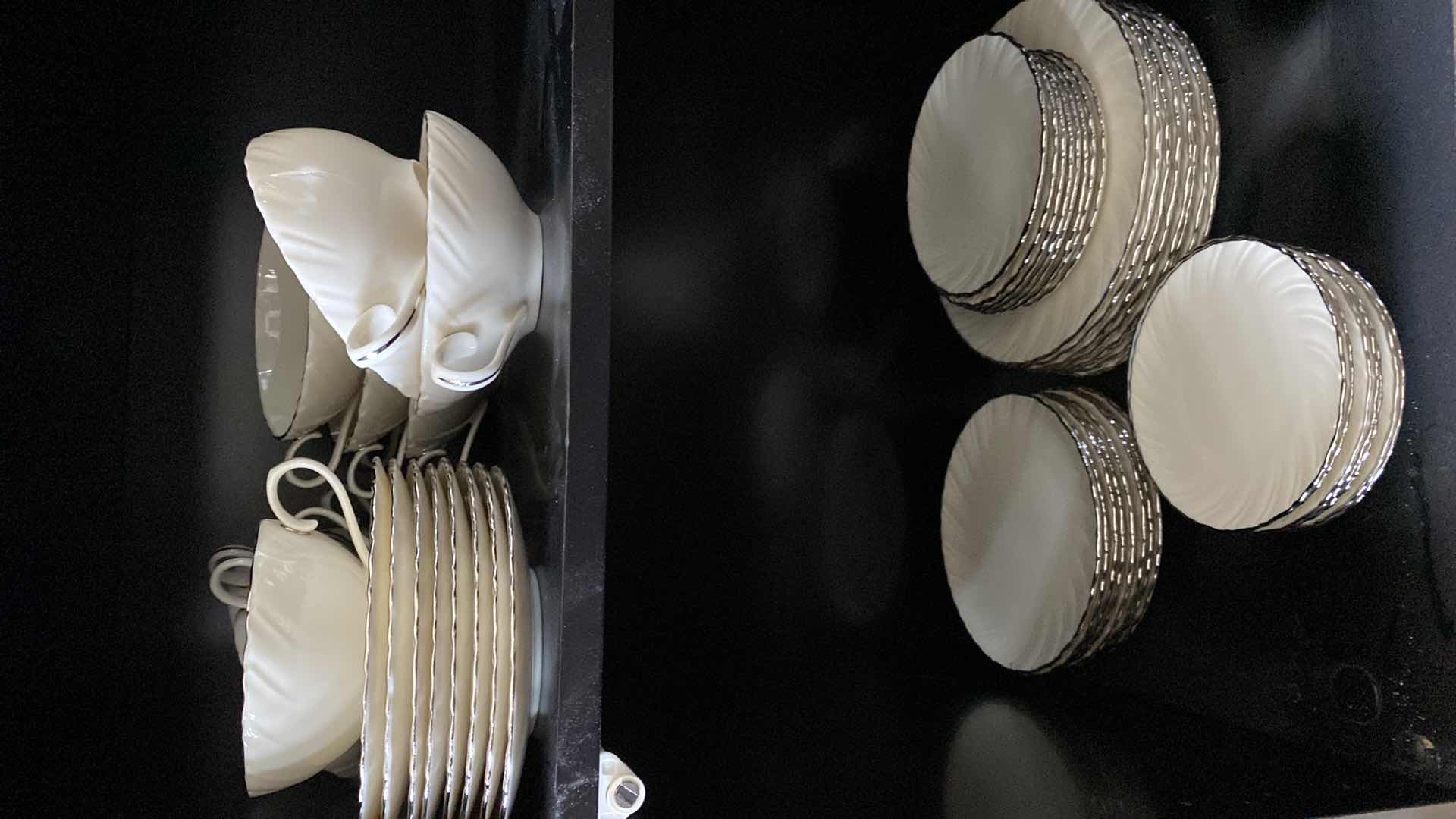 Photo 1 of 55 PIECES LENOX WEATHERLY CHINA MADE IN USA