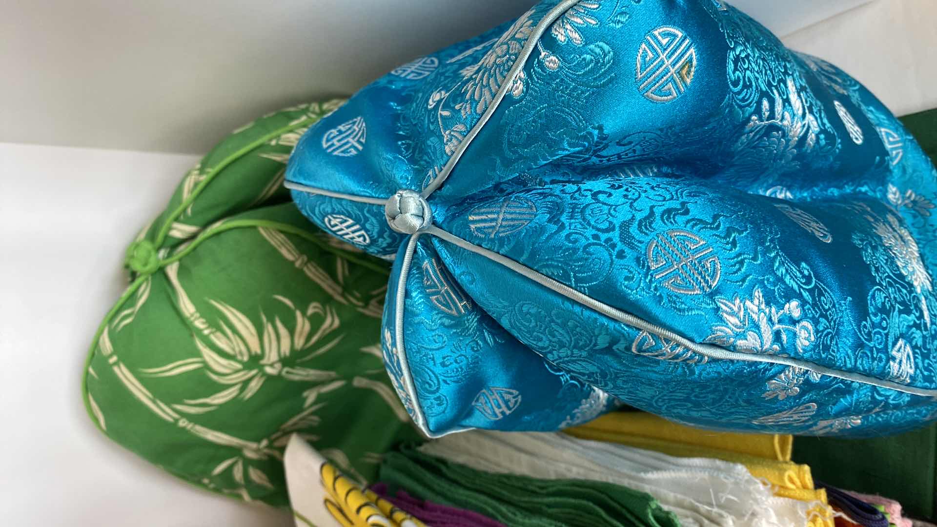 Photo 4 of ASSORTMENT OF  LINENS