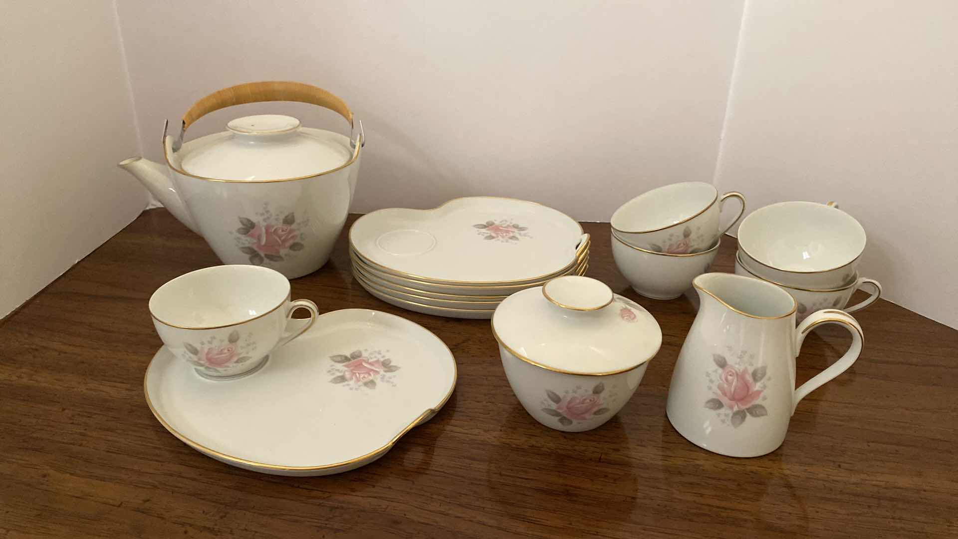 Photo 1 of 14 PIECE NORITAKE ROSEVILLE JAPAN TEA SET