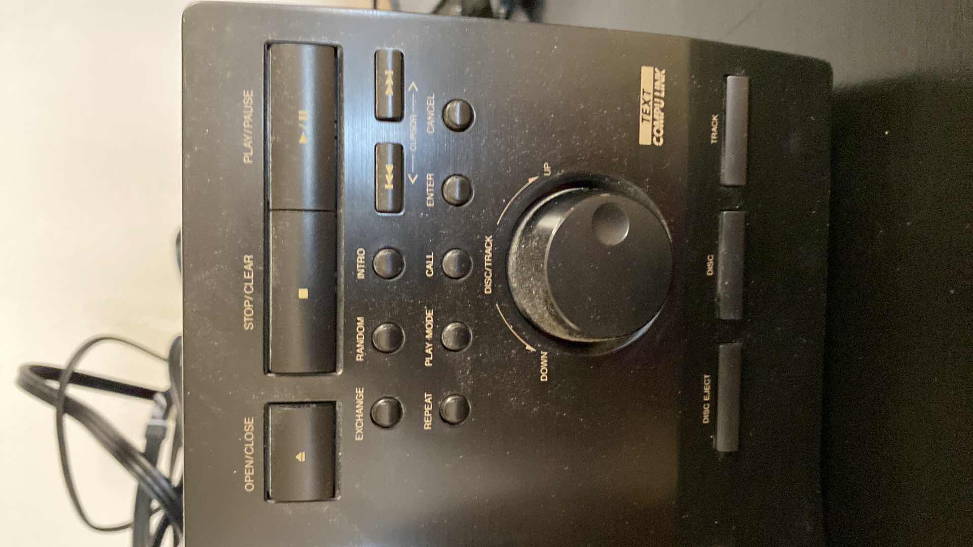 Photo 4 of JVC 200 DISC AUTOMATIC CHANGER XL-MC334 WITH DISCS