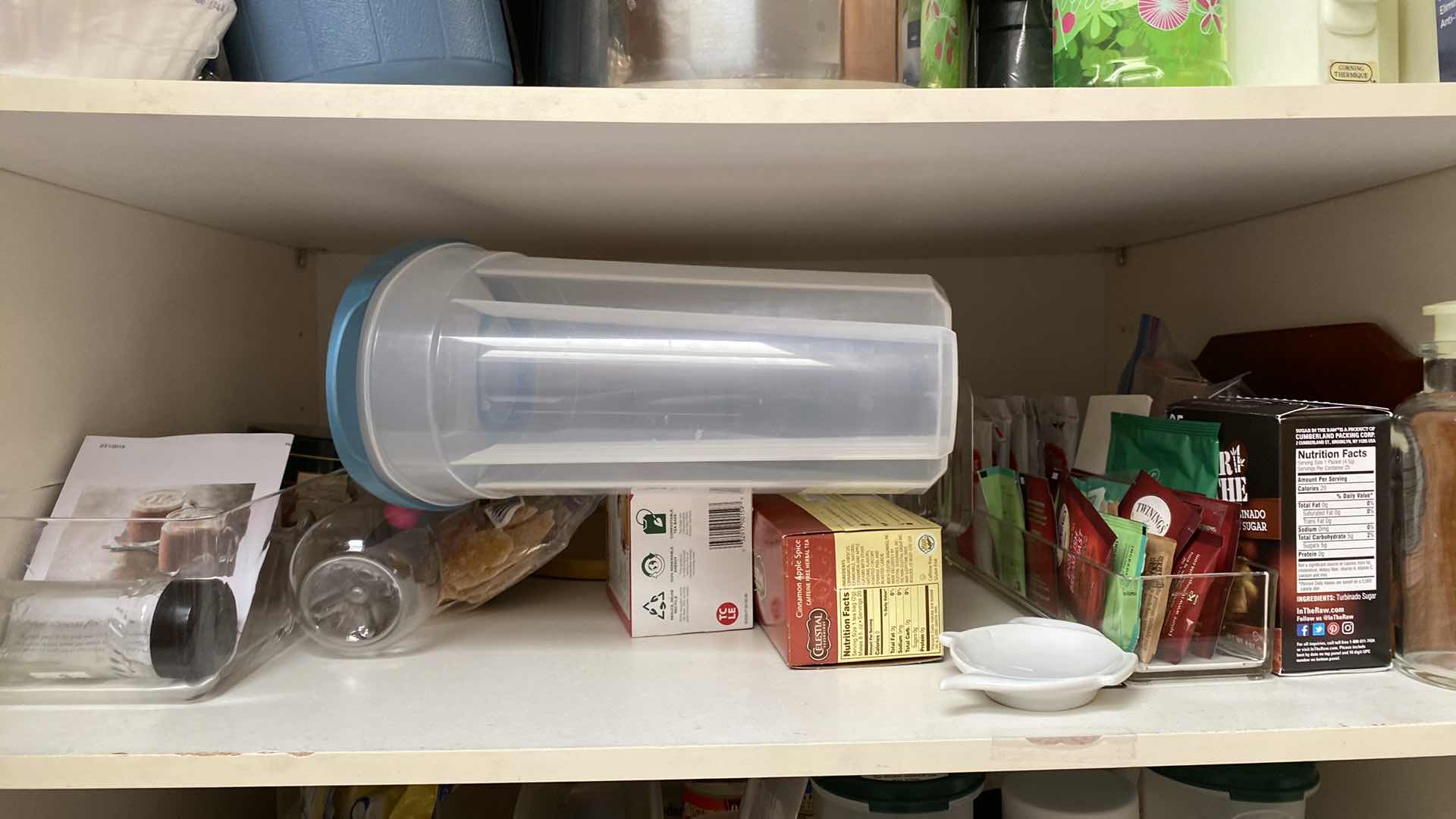 Photo 3 of CONTENTS OF CABINET STOCKPOT KITCHEN SUNDRIES